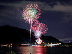 イベント情報（河口湖冬花火）