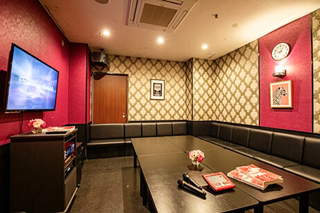 カラオケ部屋